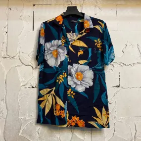 Chemise bleue à fleurs