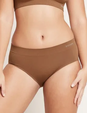 Sure! Here’s an optimized title for your e-commerce product:

Luxury Nude Midi Briefs for Ultimate Comfort and Style

Let me know if you need further assistance!